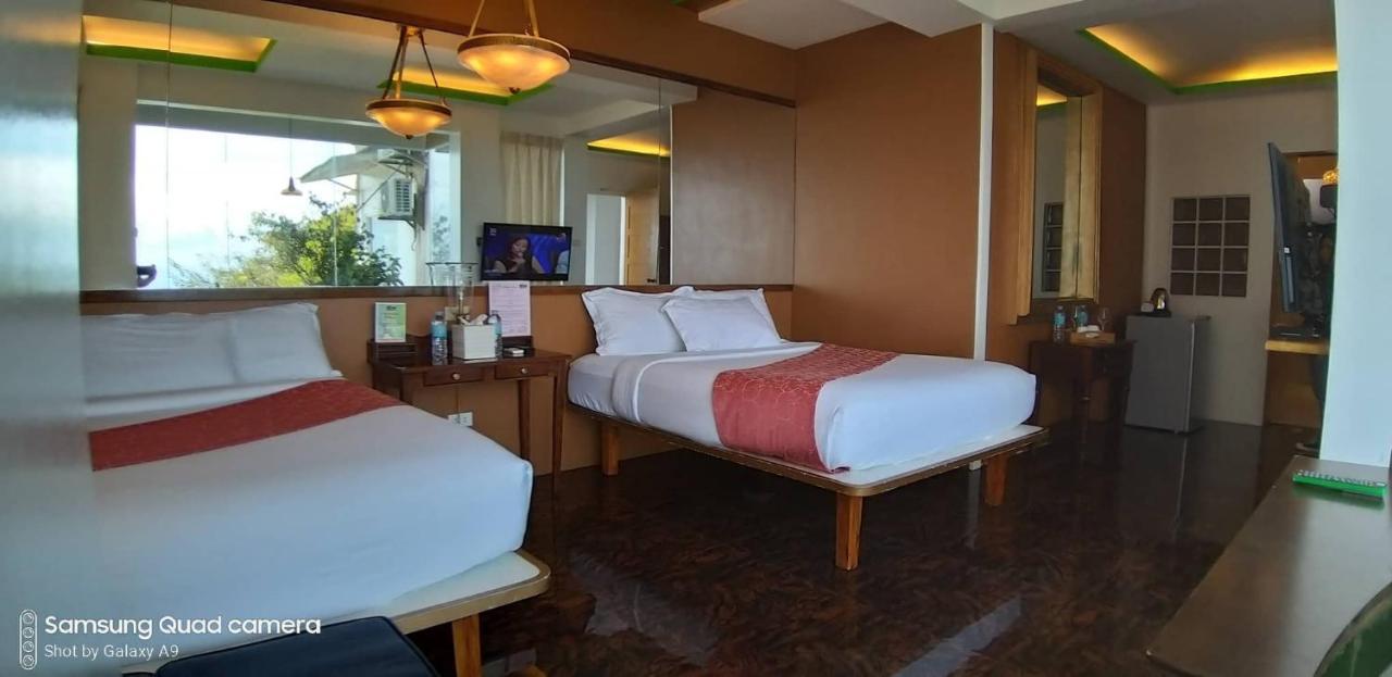 Bed and Breakfast The Carmelence View Tagaytay City Exterior foto