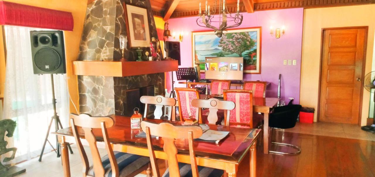 Bed and Breakfast The Carmelence View Tagaytay City Exterior foto